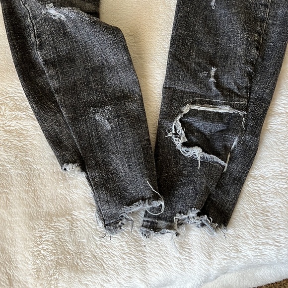 Raw hem grey, Zara jeans - Picture 5 of 6